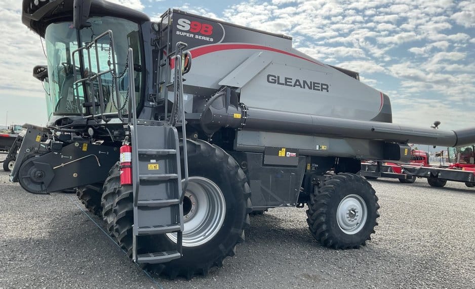 2024 Gleaner S98 Equipment Image0