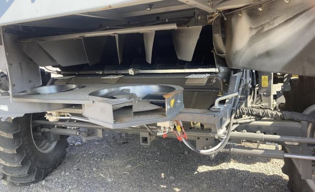 Image of Gleaner S98 equipment image 4