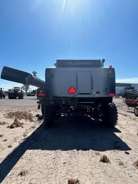 Image of Gleaner S98 equipment image 3