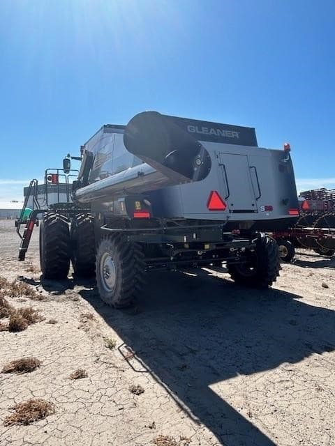 Image of Gleaner S98 equipment image 2