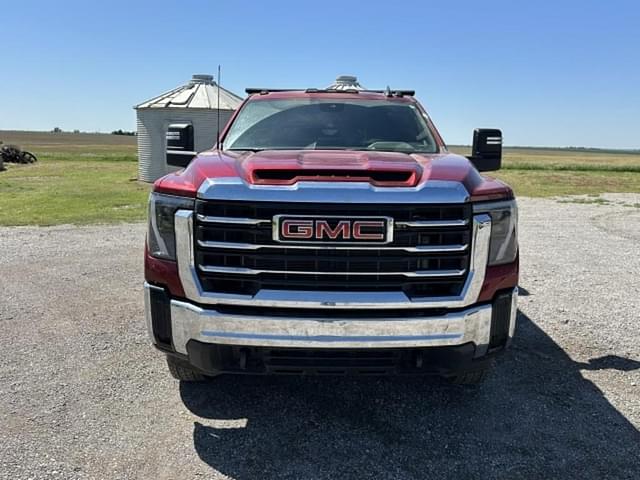 Image of GMC 3500HD equipment image 2