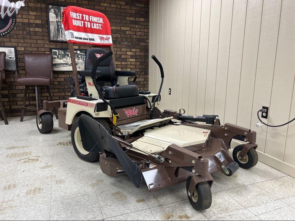 2024 Grasshopper 526V Equipment Image0