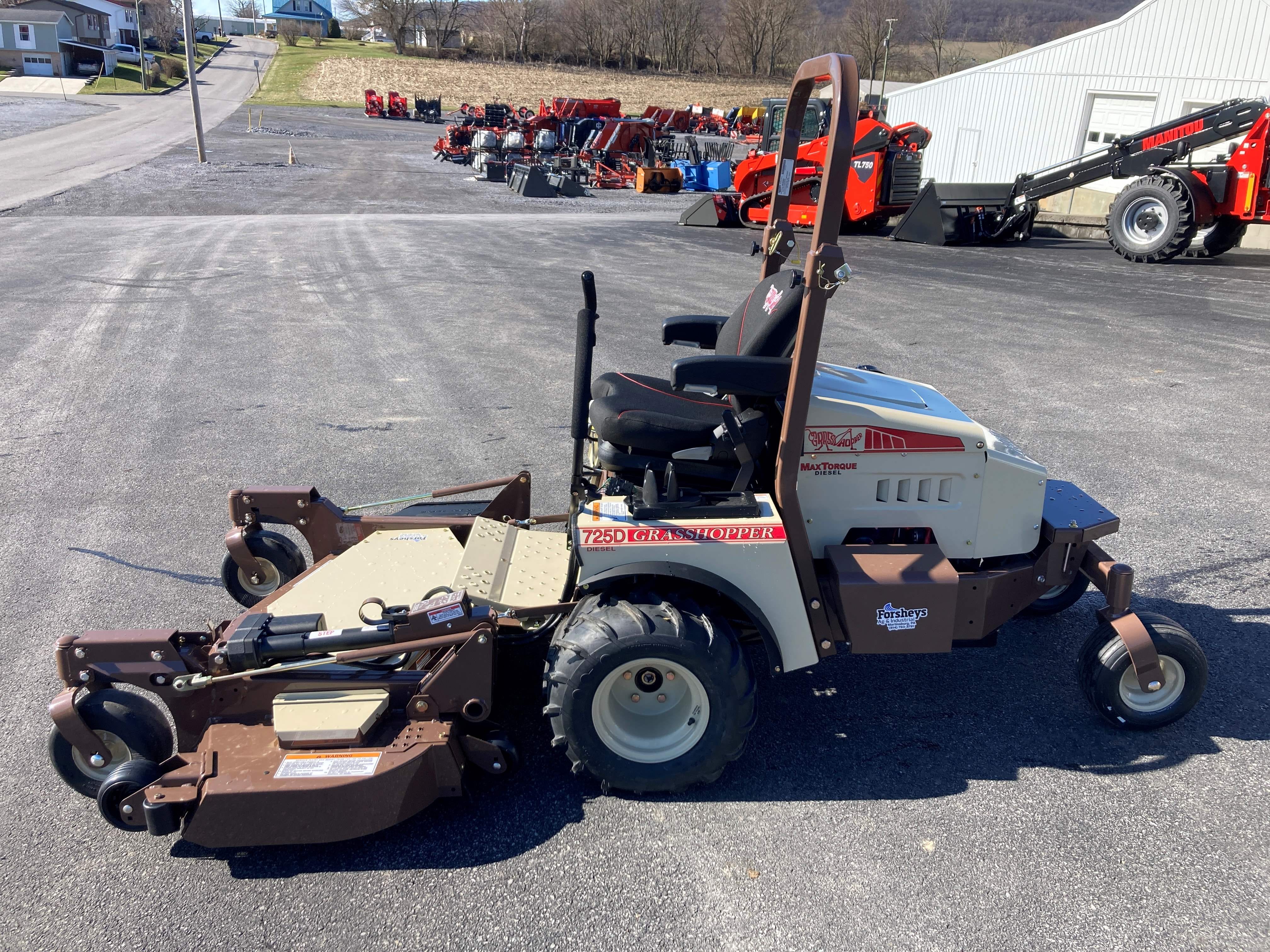 2024 Grasshopper 725D Equipment Image0