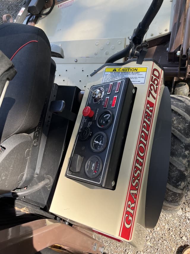 Image of Grasshopper 725D equipment image 1