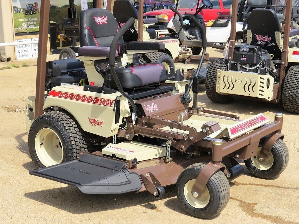 2024 Grasshopper 100V Equipment Image0