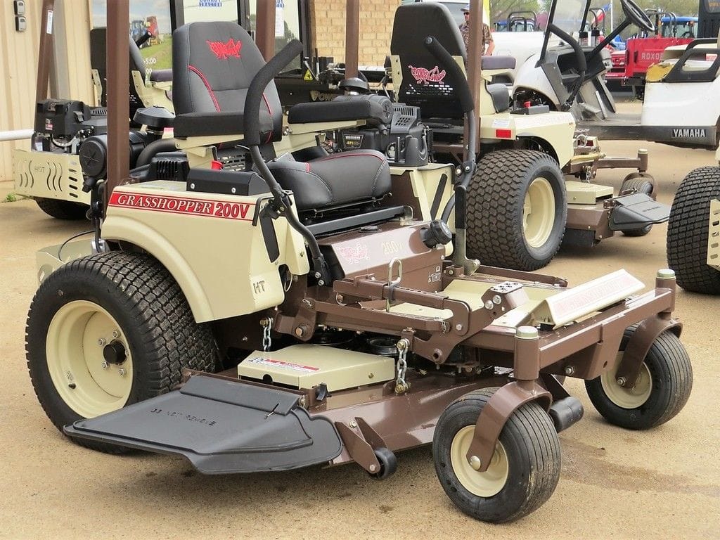 2024 Grasshopper 200V Equipment Image0