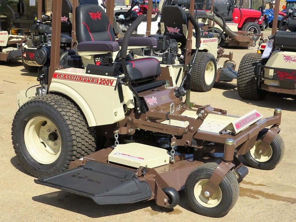 2024 Grasshopper 200V Equipment Image0