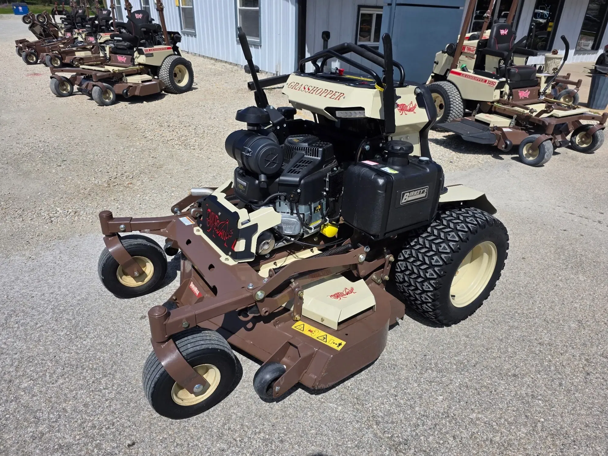 2024 Grasshopper SO26 Equipment Image0