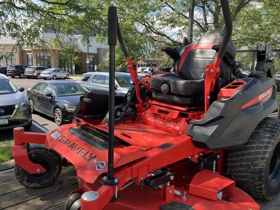 Image of Gravely Pro-Turn Mach One equipment image 4