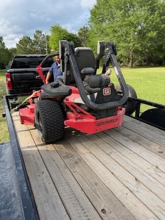 Image of Gravely Pro-Turn ZX 60 equipment image 2