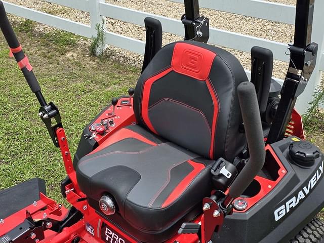 Image of Gravely Pro-Turn 148 equipment image 4