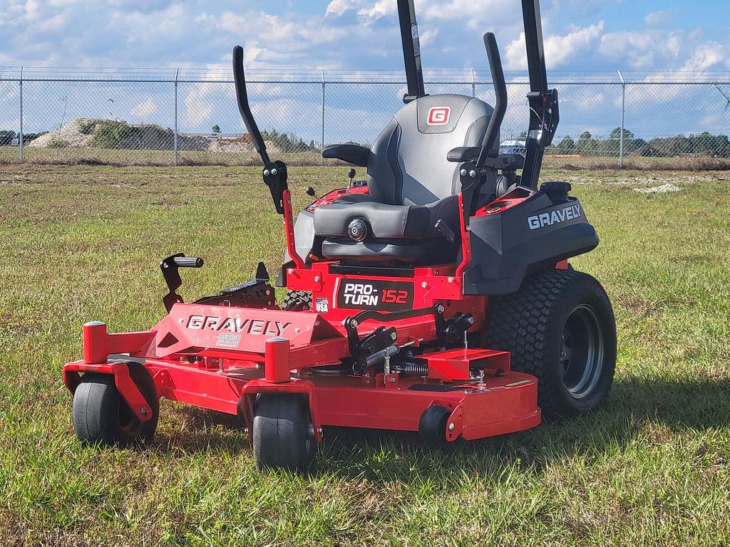 Image of Gravely Pro-Turn 152 Primary image