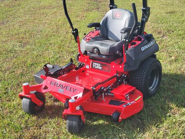 Image of Gravely Pro-Turn 152 equipment image 3