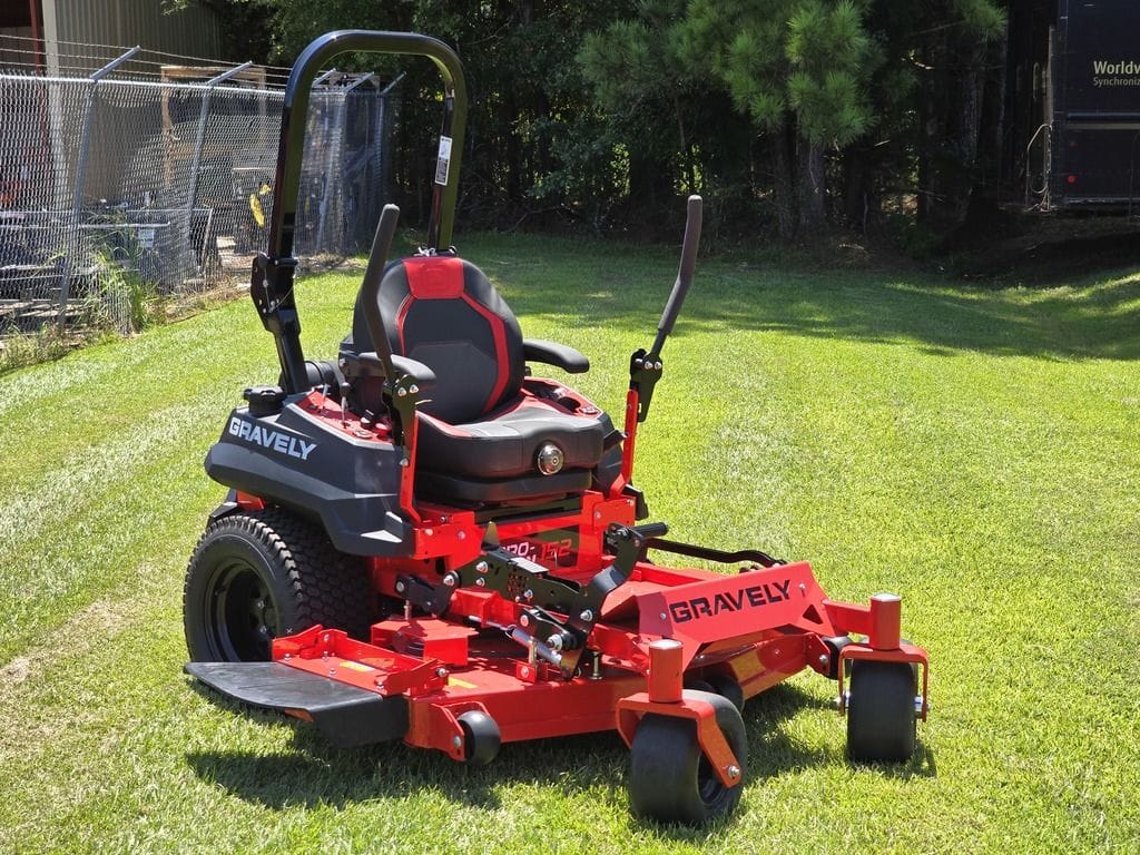 2026 Gravely Pro-Turn 152 Equipment Image0