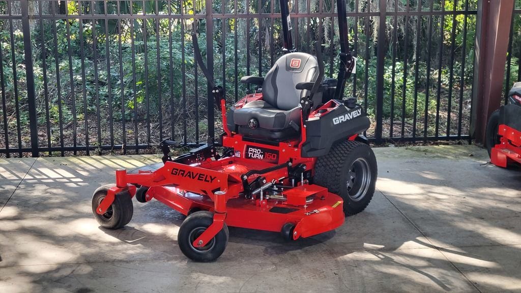 2025 Gravely Pro-Turn 160 Equipment Image0