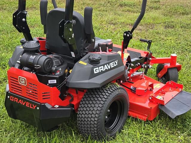 Image of Gravely Pro-Turn 160 equipment image 3