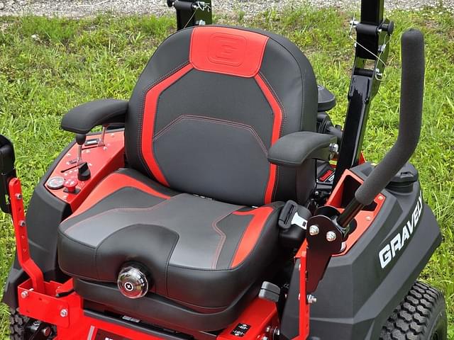 Image of Gravely Pro-Turn 160 equipment image 4