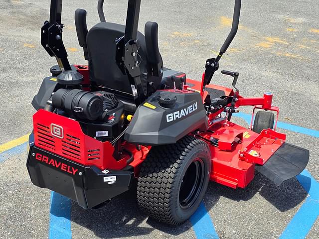 Image of Gravely Pro-Turn 160 equipment image 3