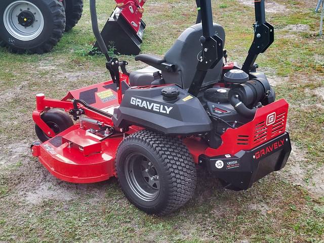 Image of Gravely Pro-Turn 160 equipment image 3