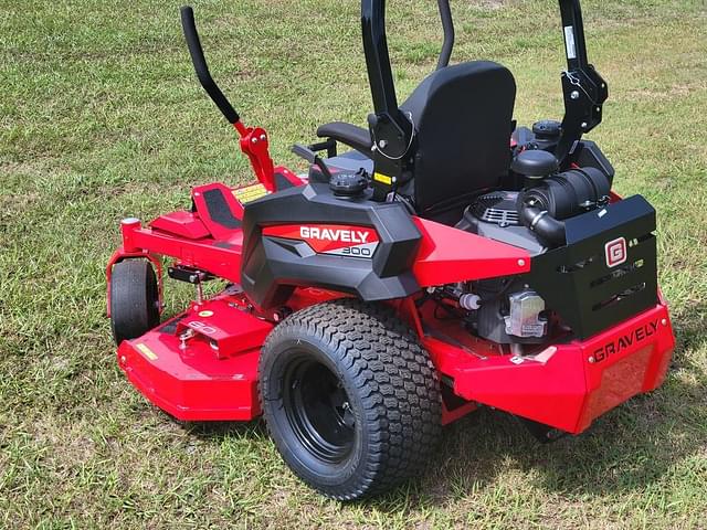 Image of Gravely Pro-Turn 360 equipment image 4