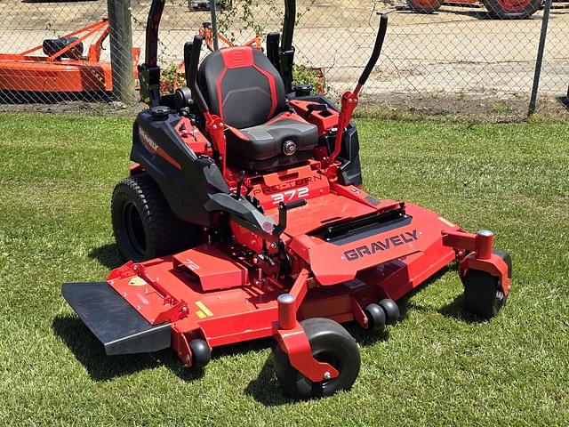 Image of Gravely Pro-Turn 372 equipment image 1