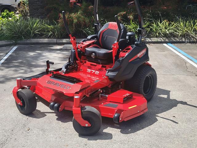 Image of Gravely Pro-Turn 372 equipment image 1