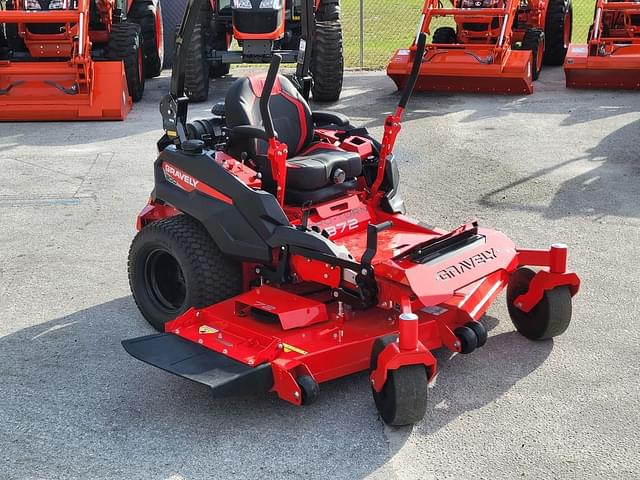 Image of Gravely Pro-Turn 372 equipment image 2