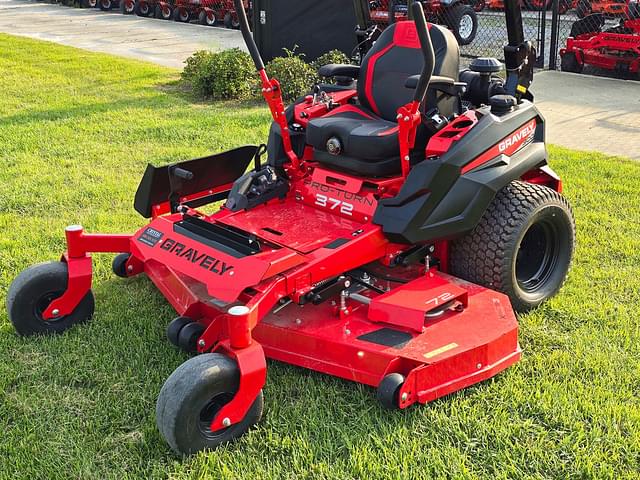 Image of Gravely Pro-Turn 372 equipment image 1