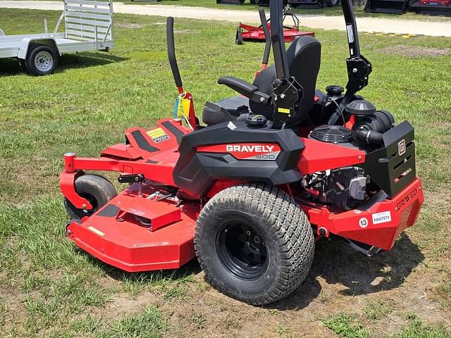 Image of Gravely Pro-Turn 572 equipment image 4