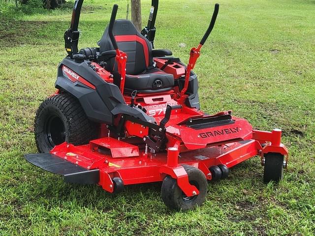 Image of Gravely Pro-Turn 572 equipment image 1