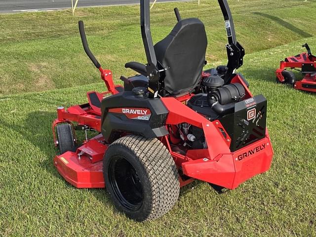 Image of Gravely Pro-Turn 660 equipment image 4