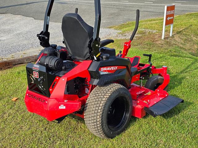 Image of Gravely Pro-Turn 660 equipment image 3