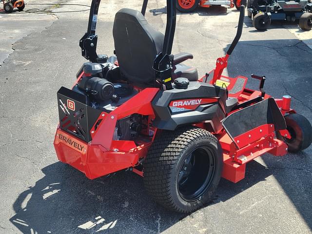 Image of Gravely Pro-Turn 660 equipment image 3