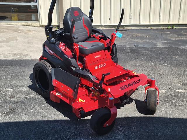 Image of Gravely Pro-Turn 660 equipment image 2