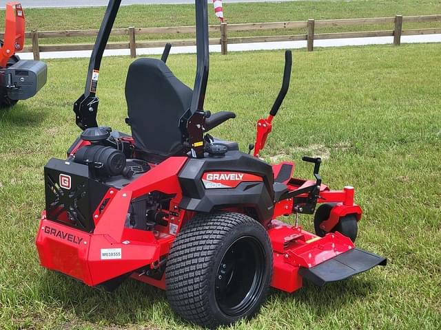 Image of Gravely Pro-Turn 660 equipment image 3