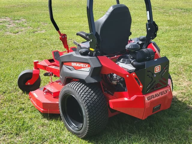 Image of Gravely Pro-Turn 600 equipment image 4