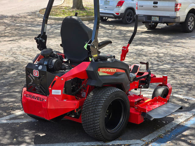 Image of Gravely Pro-Turn 660 equipment image 2
