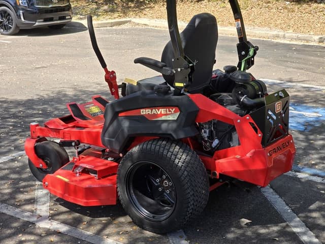 Image of Gravely Pro-Turn 660 equipment image 3