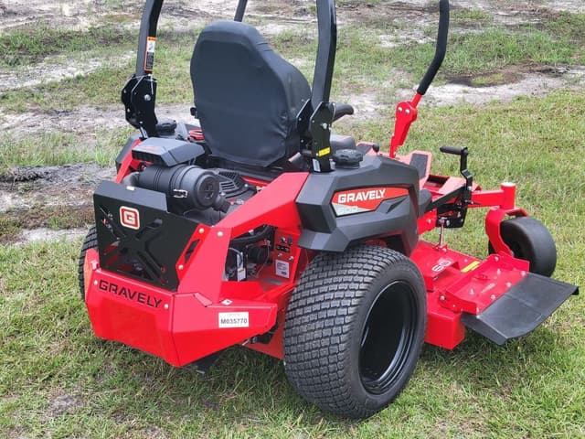 Image of Gravely Pro-Turn 600 equipment image 4