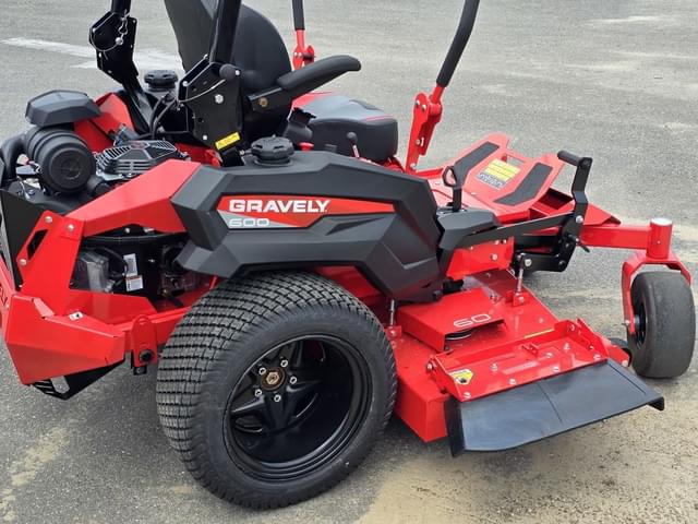 Image of Gravely Pro-Turn 660 equipment image 2