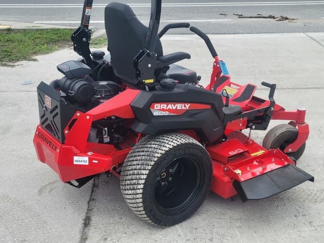 Image of Gravely Pro-Turn 600 equipment image 3