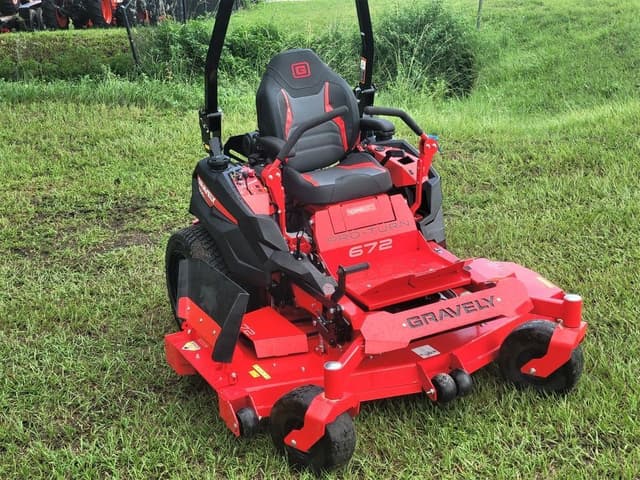 Image of Gravely Pro-Turn 672 equipment image 3