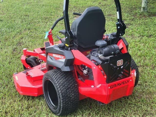 Image of Gravely Pro-Turn 600 equipment image 2