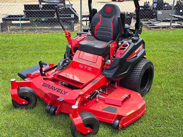 Image of Gravely Pro-Turn 672 equipment image 1