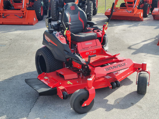 Image of Gravely Pro-Turn 672 equipment image 2