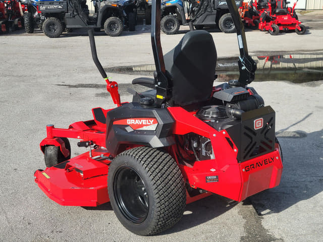 Image of Gravely Pro-Turn 672 equipment image 4