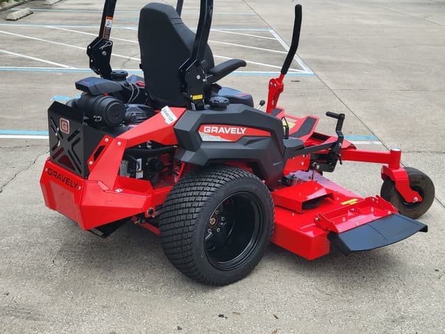 Image of Gravely Pro-Turn 672 equipment image 4