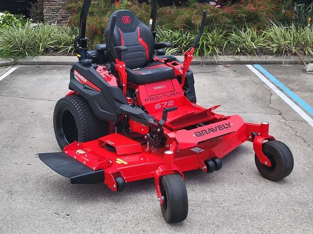 Image of Gravely Pro-Turn 672 equipment image 1