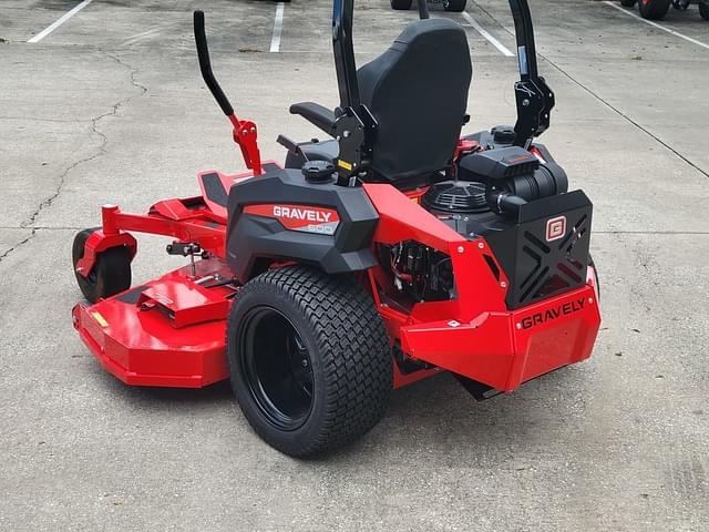 Image of Gravely Pro-Turn 672 equipment image 3