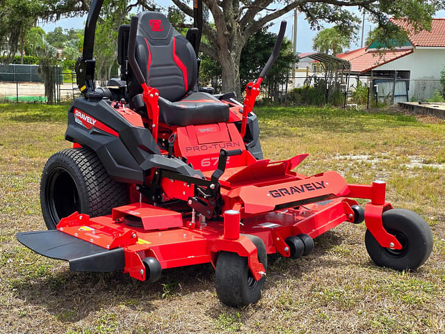 Image of Gravely Pro-Turn 672 equipment image 2